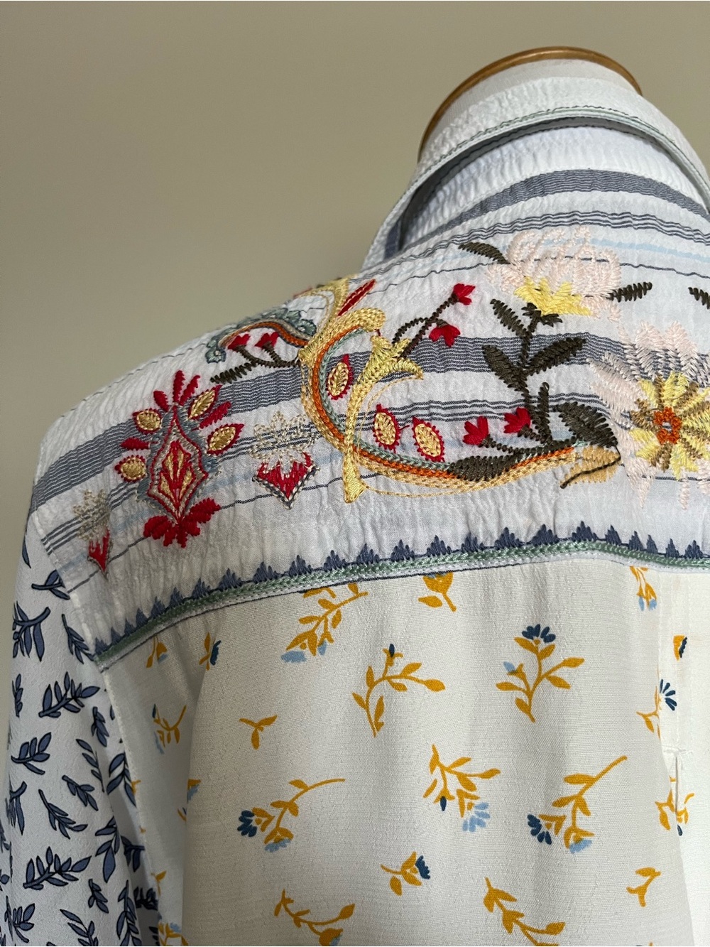 John Mark Women's Oversized Embroidered Boho Blouse Size Small - Picture 9 of 11